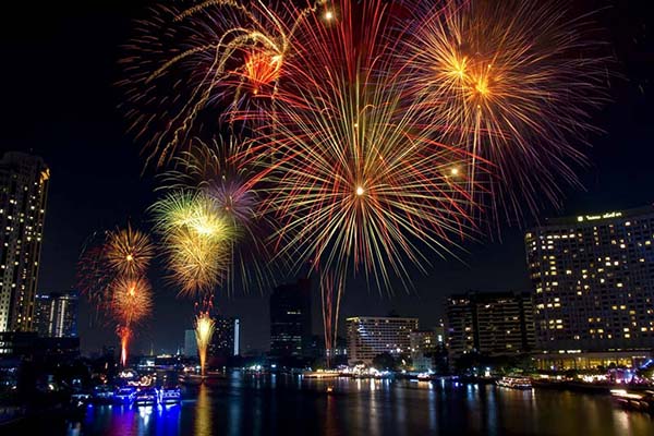 جهان به استقبال ۲۰۱۴ رفت